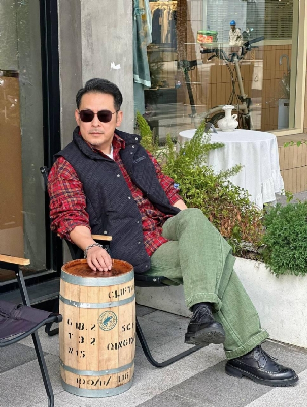 随风的第二张照片--香港王婆说媒